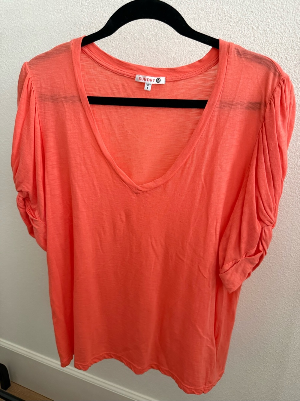 Sundry Coral V-Neck Ruched Short Sleeve Top